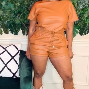 Brown leather clime set. Never wore